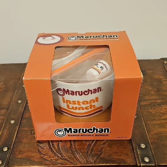 MAD Engine Maruchan Ramen Noodle Bundle - Orange and White - Picture 1 of 8